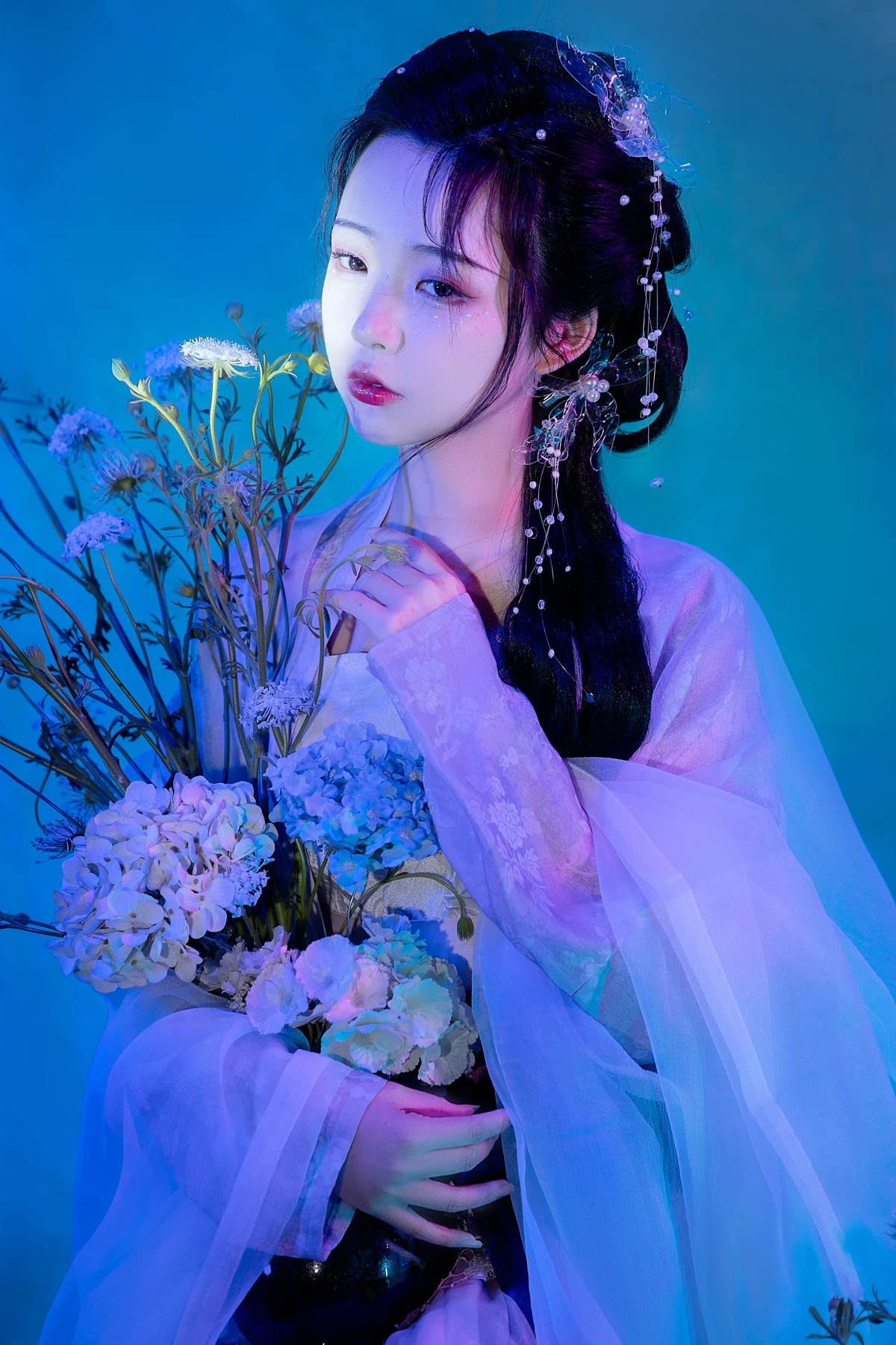 [艺图语] 2023.01.10 Vol.2885 – 她是那一抹蓝 怀里猫ovo#[23P]-6