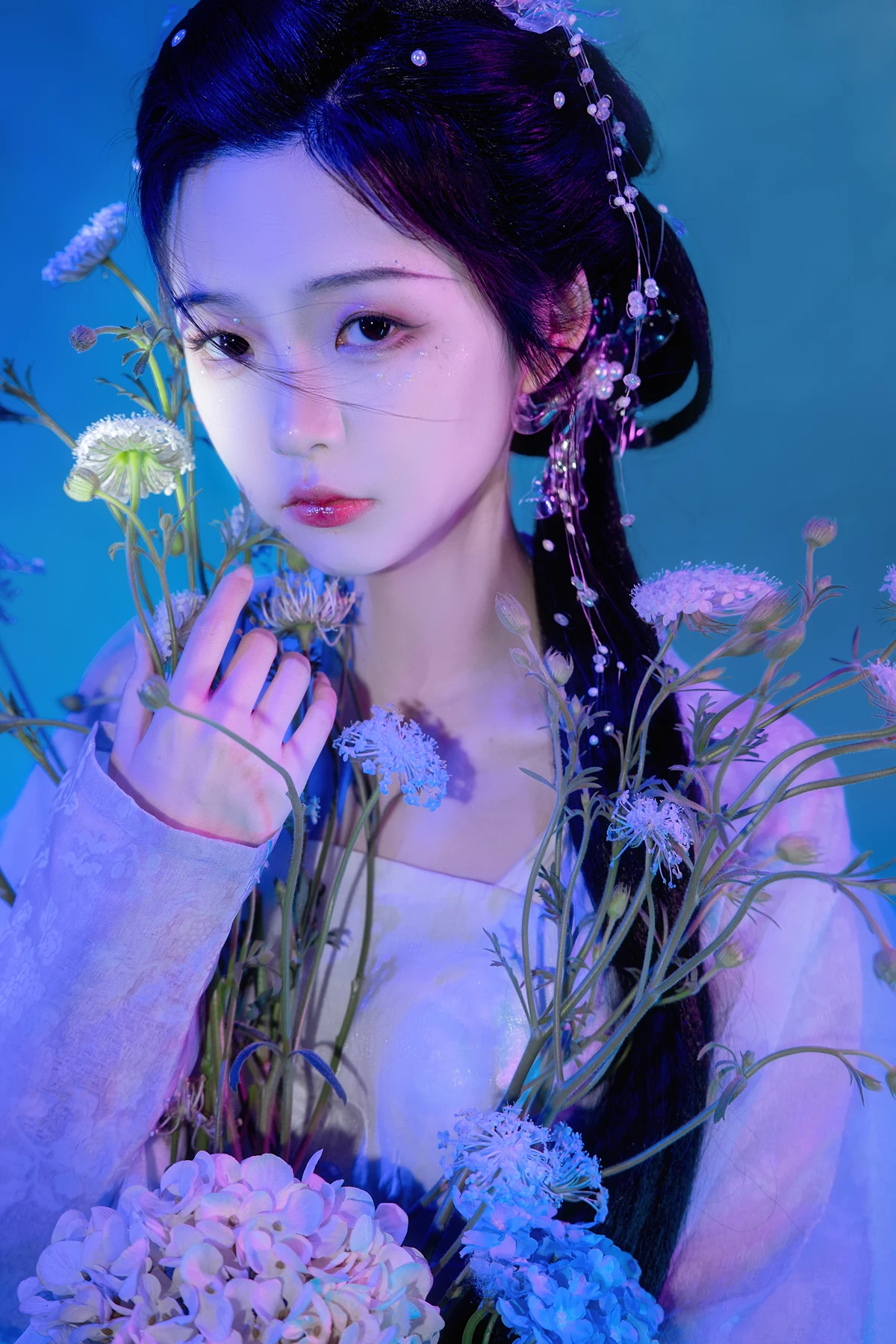[艺图语] 2023.01.10 Vol.2885 – 她是那一抹蓝 怀里猫ovo#[23P]-8