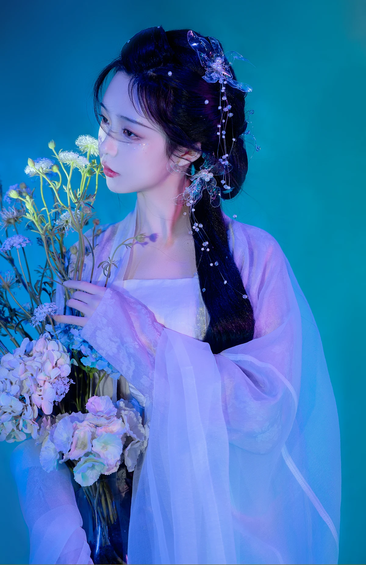 [艺图语] 2023.01.10 Vol.2885 – 她是那一抹蓝 怀里猫ovo#[23P]-3