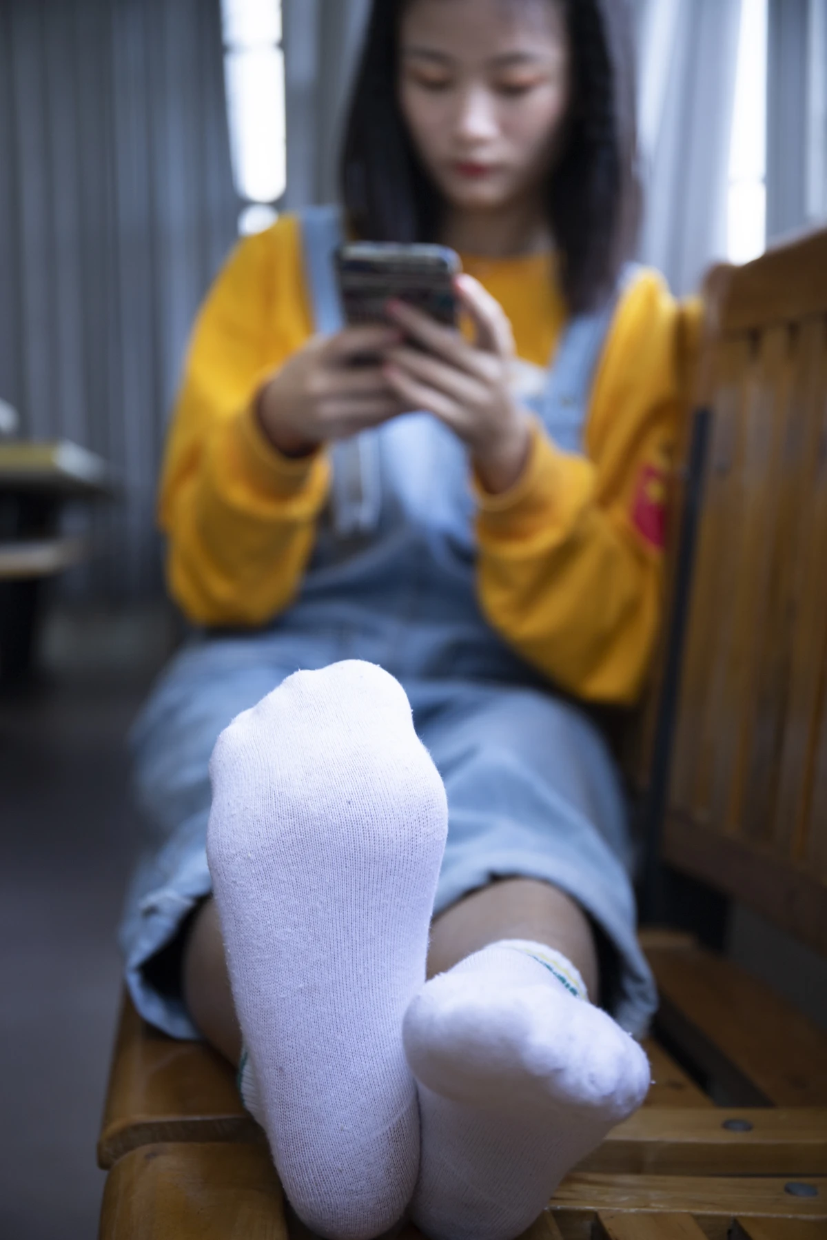 [爱美足] NO.019 刁钻的角度 四川妹子琳琳教室秀美脚 南国足艺#[121P]-1