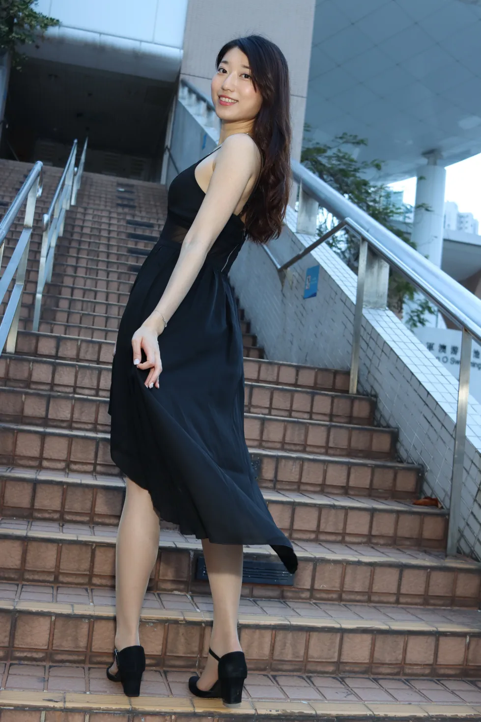 [爱美足] NO.106 吴小葵 公园黑色长裙 街拍#[61P]-6