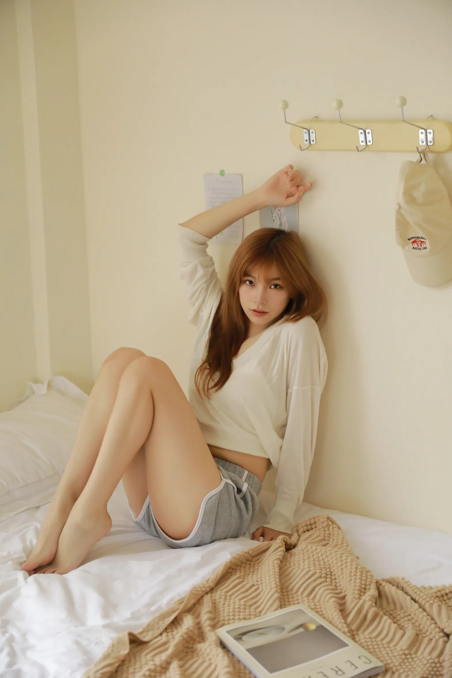 [艺图语] 2022.12.07 Vol.2618 – 居家写真 桃芊鱼#[35P]-10