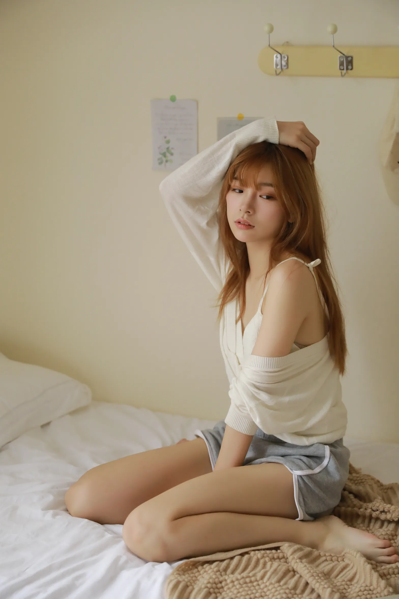 [艺图语] 2022.12.07 Vol.2618 – 居家写真 桃芊鱼#[35P]-2