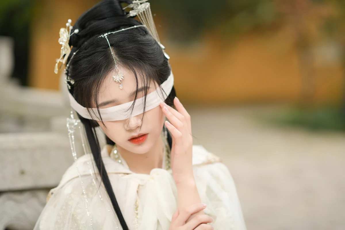 [艺图语] 2022.12.22 Vol.2731 – 神的坠落 岳雨婷#[27P]-6