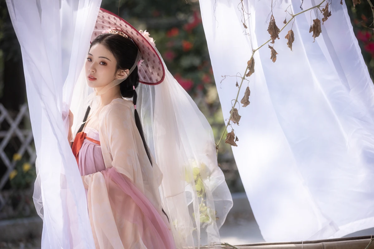 [艺图语] 2022.12.28 Vol.2778 – 若梦 崴一下#[27P]-6