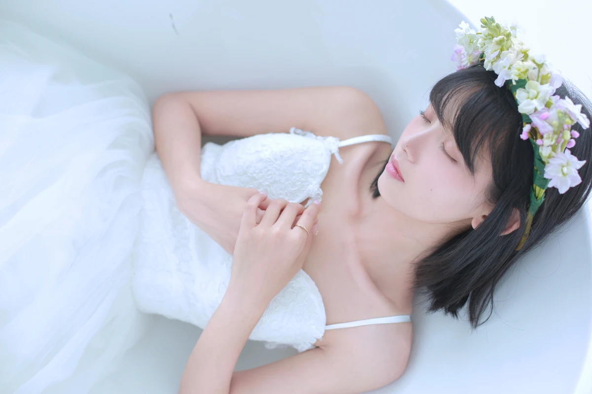 [艺图语] 2023.01.10 Vol.2880 – 花的嫁纱 猫梓子#[22P]-1