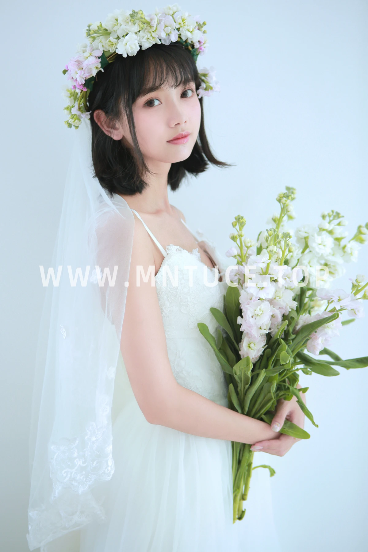 [艺图语] 2023.01.10 Vol.2880 – 花的嫁纱 猫梓子#[22P]-1