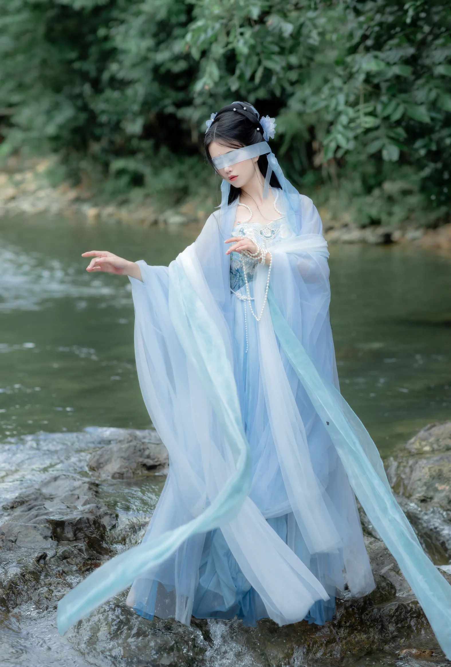 [艺图语] 2022.12.07 Vol.2622 – 小蚌精 Bllc#[21P]-5
