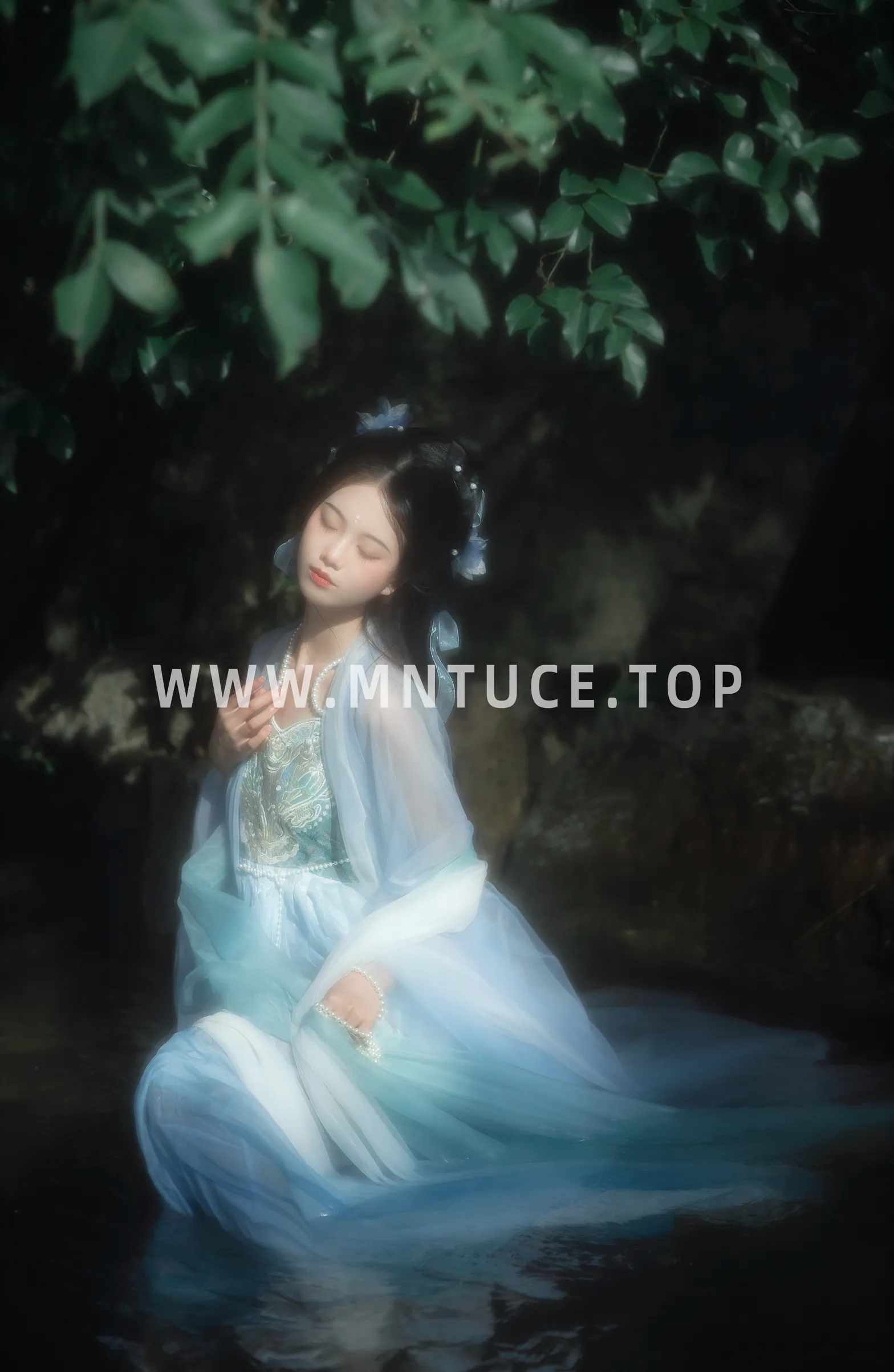 [艺图语] 2022.12.07 Vol.2622 – 小蚌精 Bllc#[21P]-8