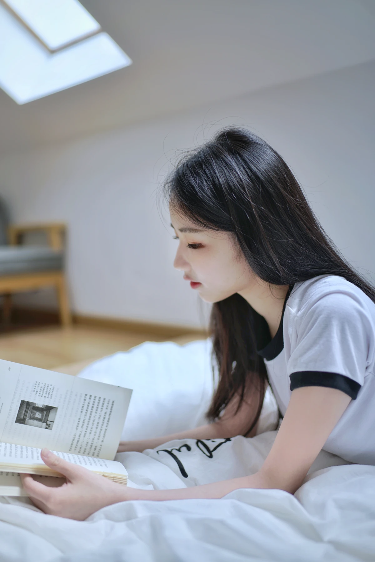 [艺图语] 2022.12.29 Vol.2785 – 阁楼里的素白 小静#[26P]-4