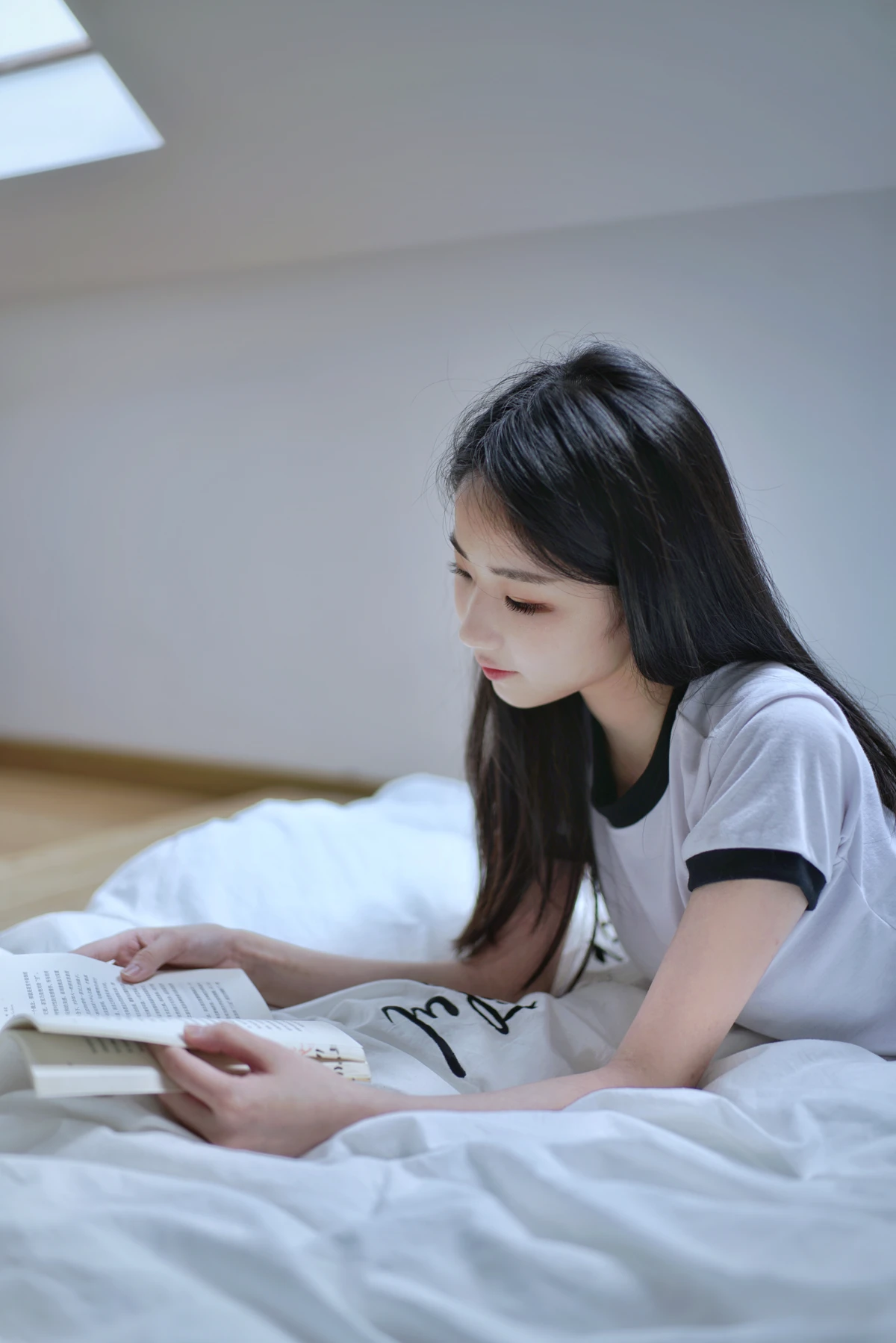 [艺图语] 2022.12.29 Vol.2785 – 阁楼里的素白 小静#[26P]-5