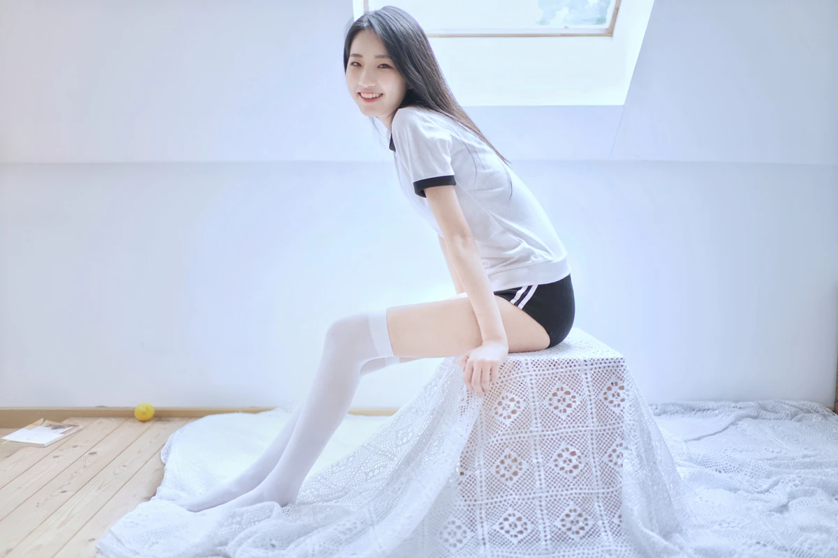 [艺图语] 2022.12.29 Vol.2785 – 阁楼里的素白 小静#[26P]-6