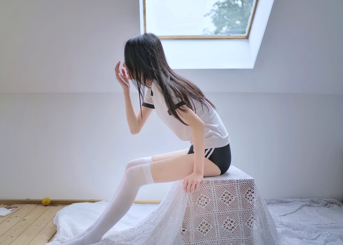 [艺图语] 2022.12.29 Vol.2785 – 阁楼里的素白 小静#[26P]-9