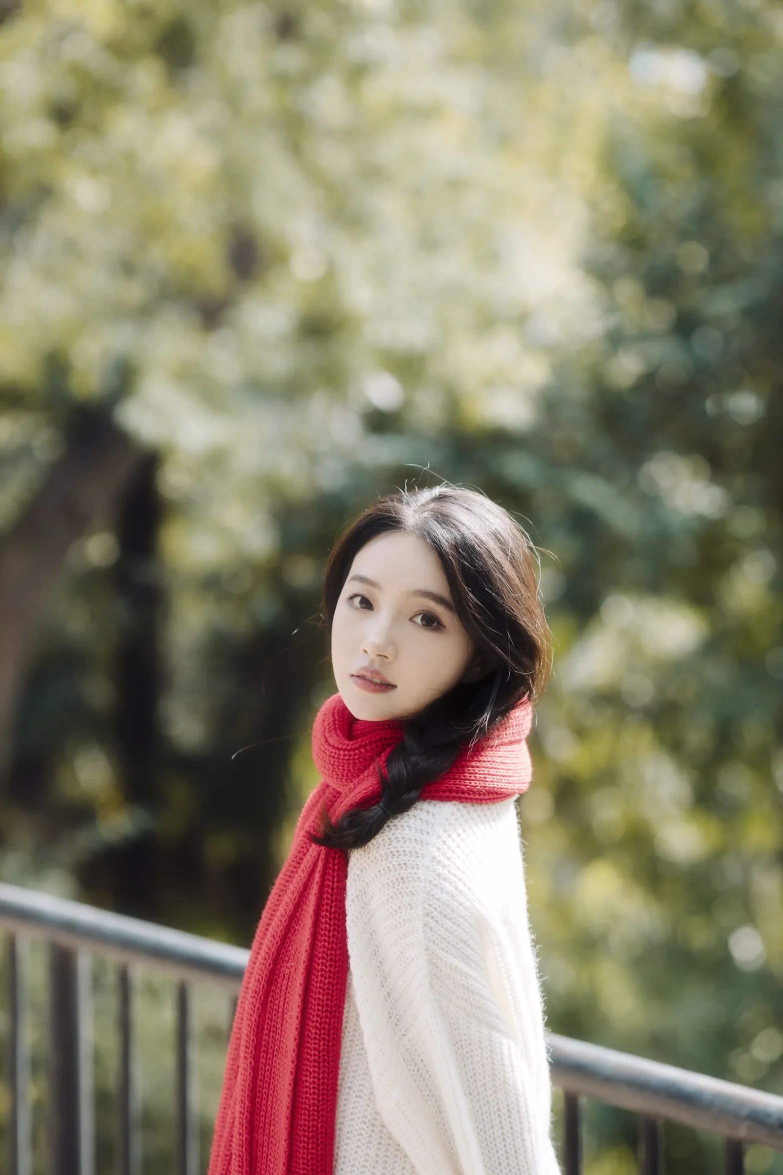 [艺图语] 2022.12.05 Vol.2604 – 红色暖冬 幽灵胡子#[46P]-10