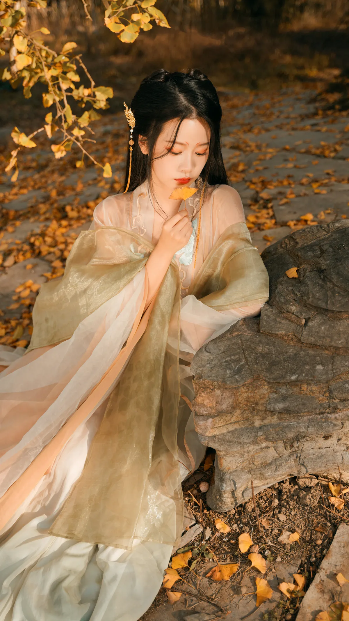 [艺图语] 2022.12.12 Vol.2664 – 银杏树下 旺旺小小舒#[39P]-3