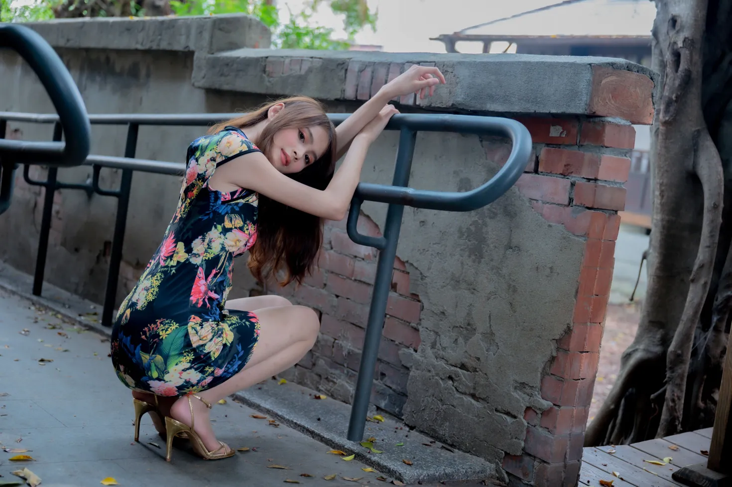[爱美足] NO.202 何佳欣 黑花短旗袍丝袜高跟美腿 街拍#[97P]-1