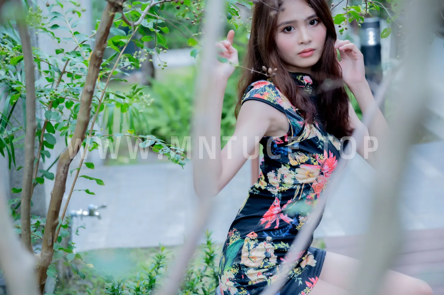 [爱美足] NO.202 何佳欣 黑花短旗袍丝袜高跟美腿 街拍#[97P]-5