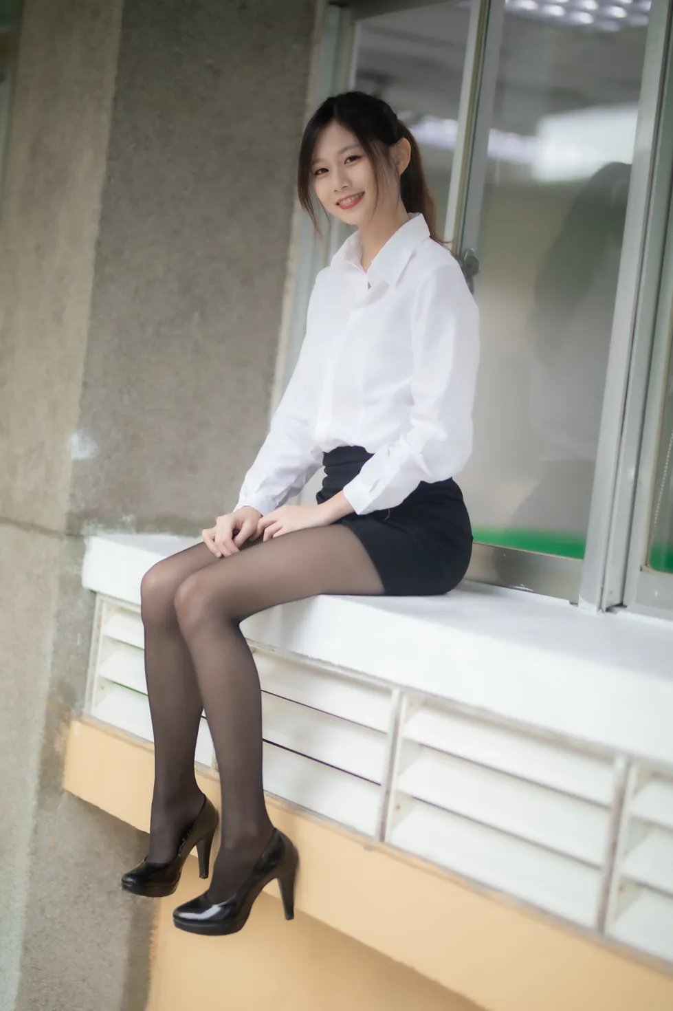 [爱美足] NO.128 Dolly Liu OL黑丝高跟美腿 街拍#[31P]-1