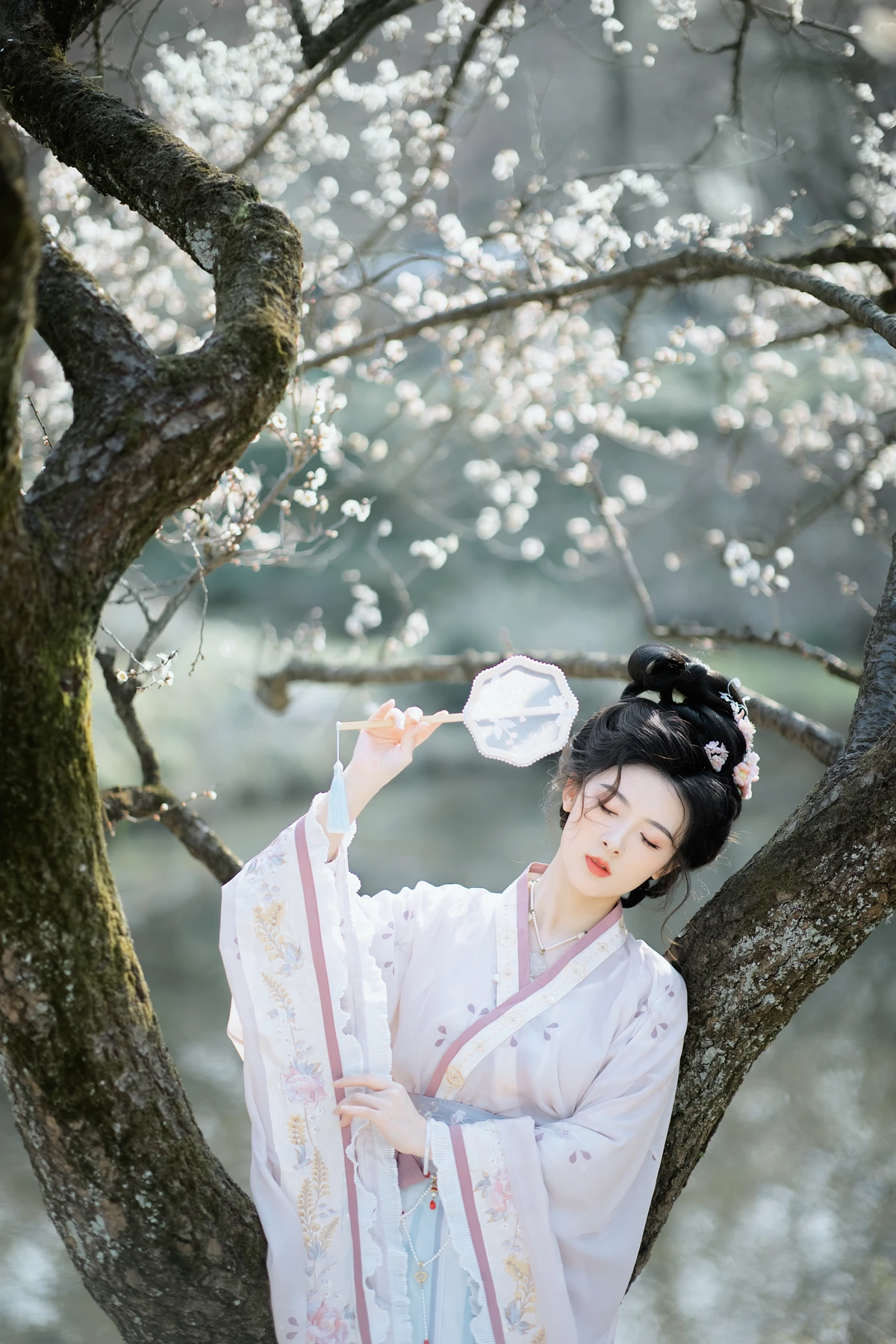 [艺图语] 2023.03.08 Vol.3022 初春探梅 明姝菜菜#[46P]-1