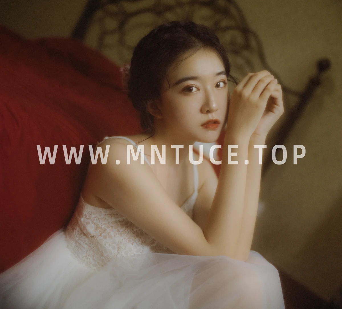 [艺图语] 2023.02.05 Vol.2973 看得见风景的房间 知岫#[24P]-1