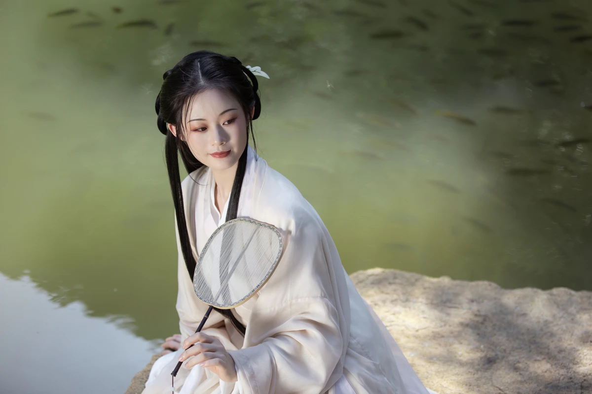 [艺图语] 2022.12.27 Vol.2767 – 春色 培培#[34P]-8