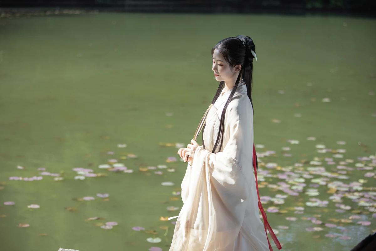 [艺图语] 2022.12.27 Vol.2767 – 春色 培培#[34P]-10