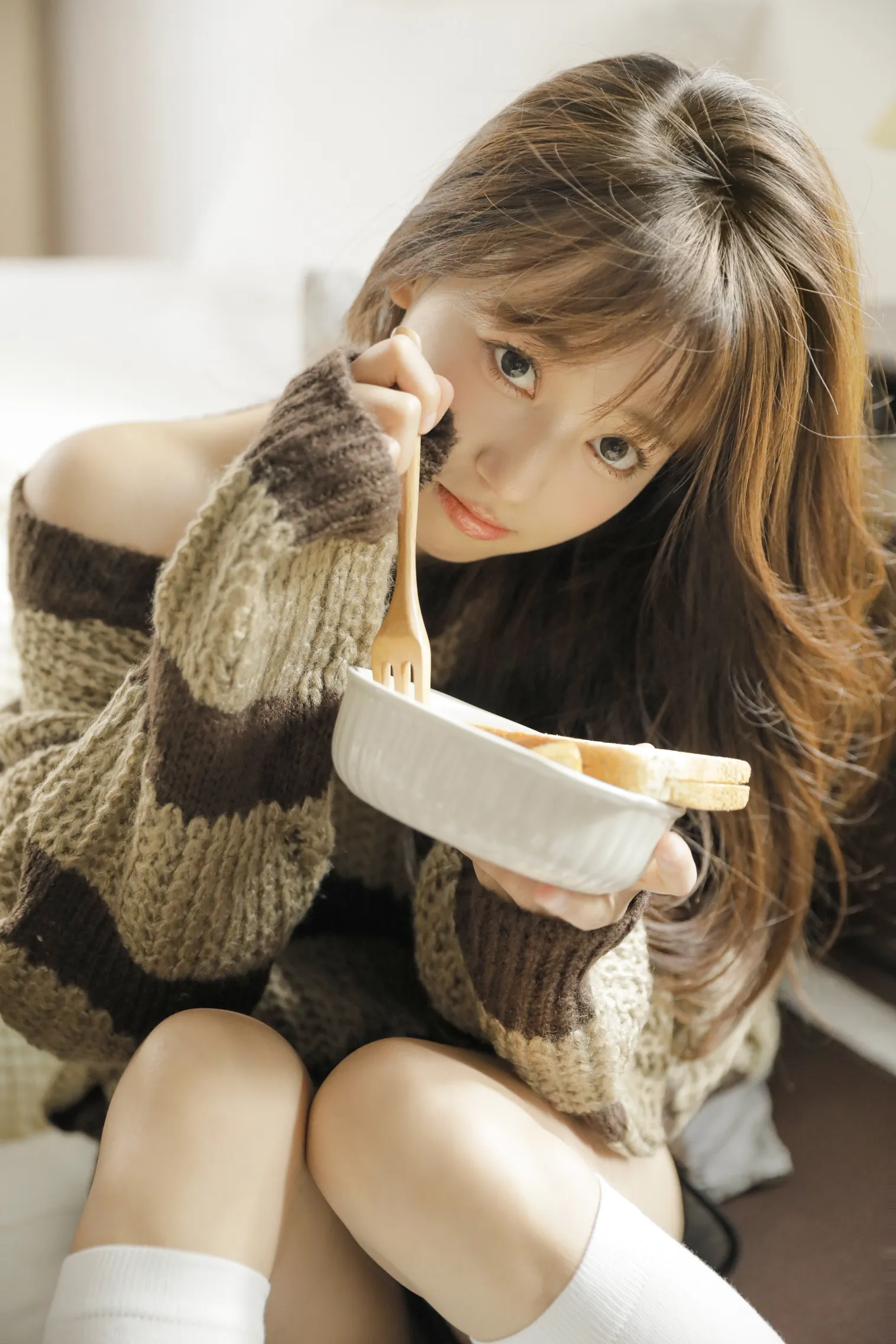 [艺图语] 2022.12.05 Vol.2606 – 咖色系的秋天 郑湘湘#[22P]-1