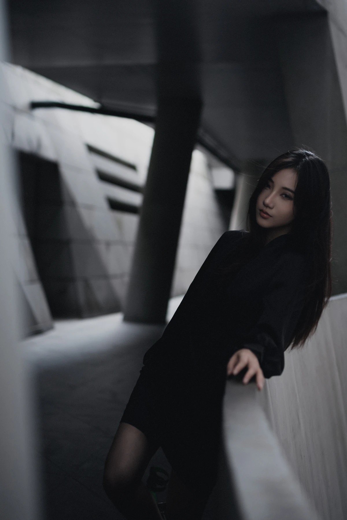 [艺图语] 2022.12.16 Vol.2692 – 黑与白 阿万#[46P]-1