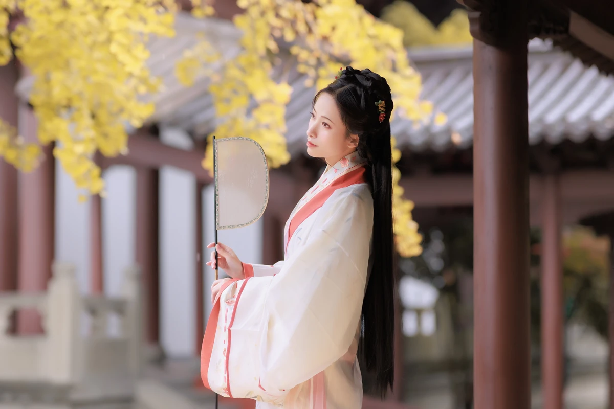 [艺图语] 2023.01.10 Vol.2886 – 雨中银杏 眸小妖#[24P]-3