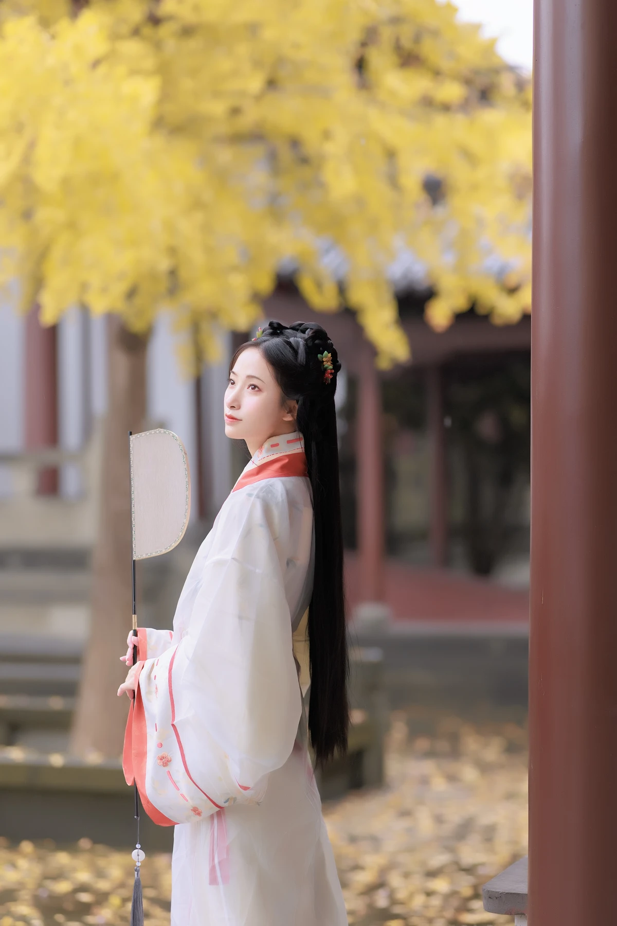 [艺图语] 2023.01.10 Vol.2886 – 雨中银杏 眸小妖#[24P]-4