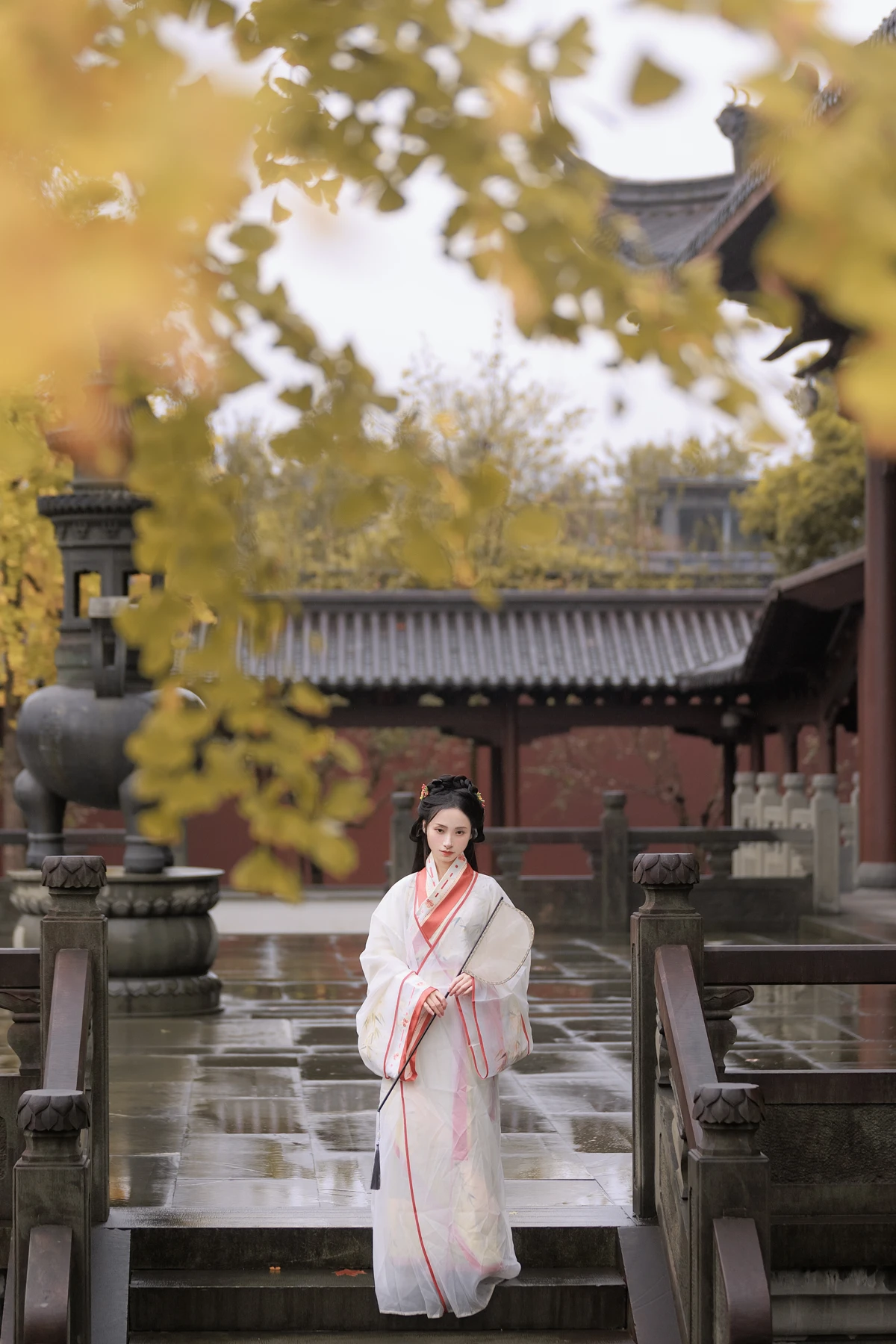 [艺图语] 2023.01.10 Vol.2886 – 雨中银杏 眸小妖#[24P]-7