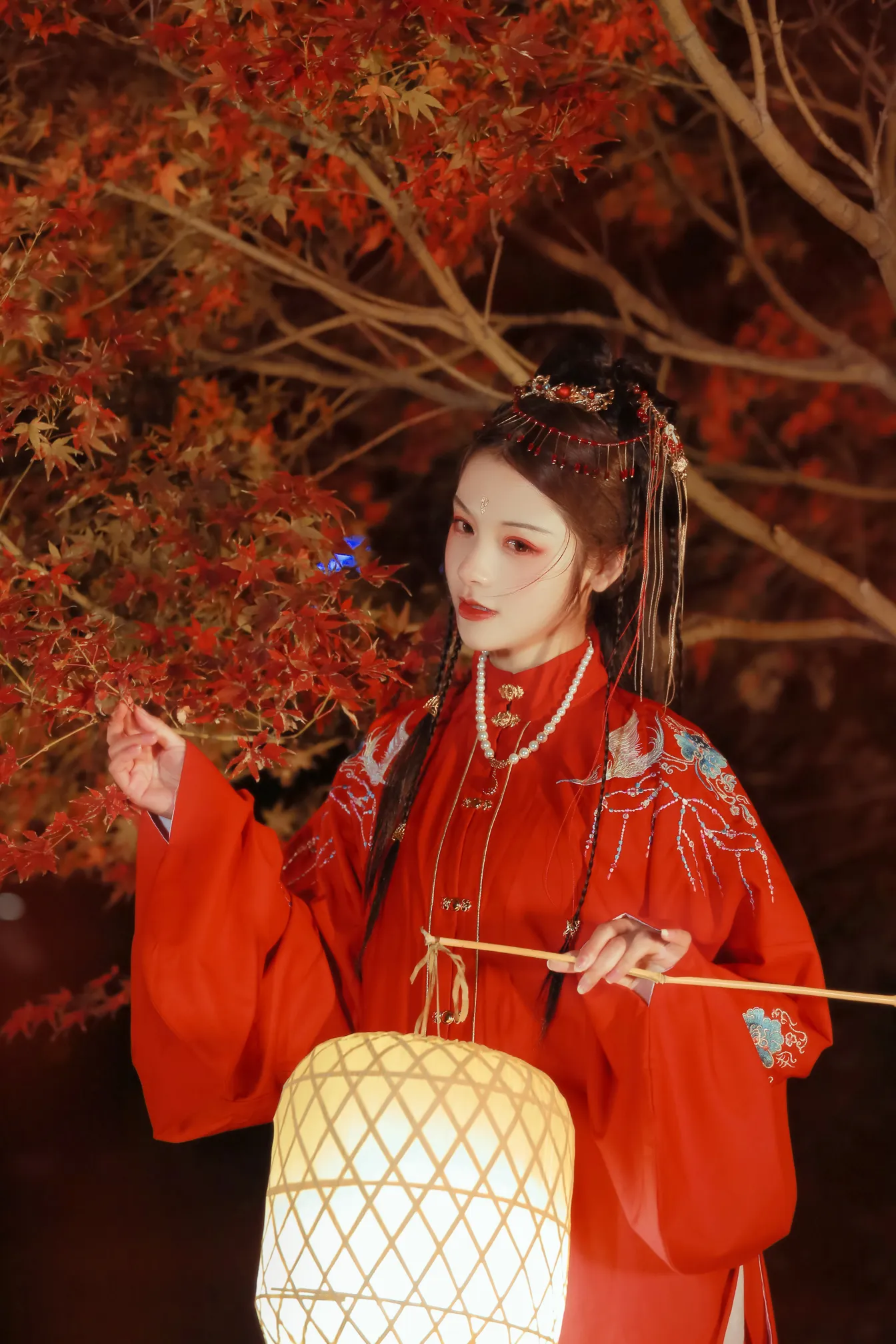 [艺图语] 2022.11.28 Vol.2550 – 莫将圆相换眉颦 阿里马马掌门人#[32P]-1