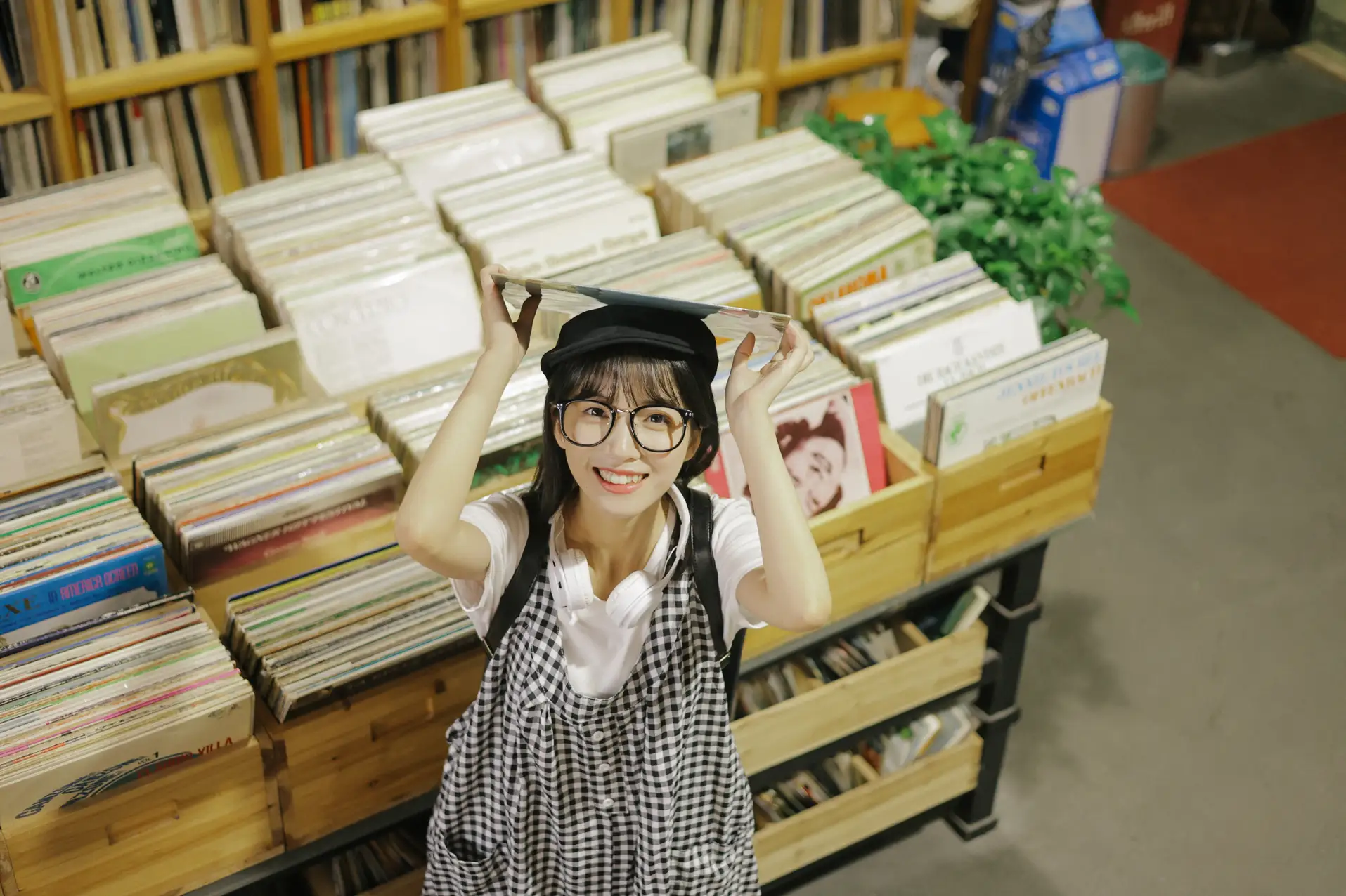 [艺图语] 2022.08.16 Vol.1717 – 黑胶唱片的小时光 一只阿梦崽#[43P]-2