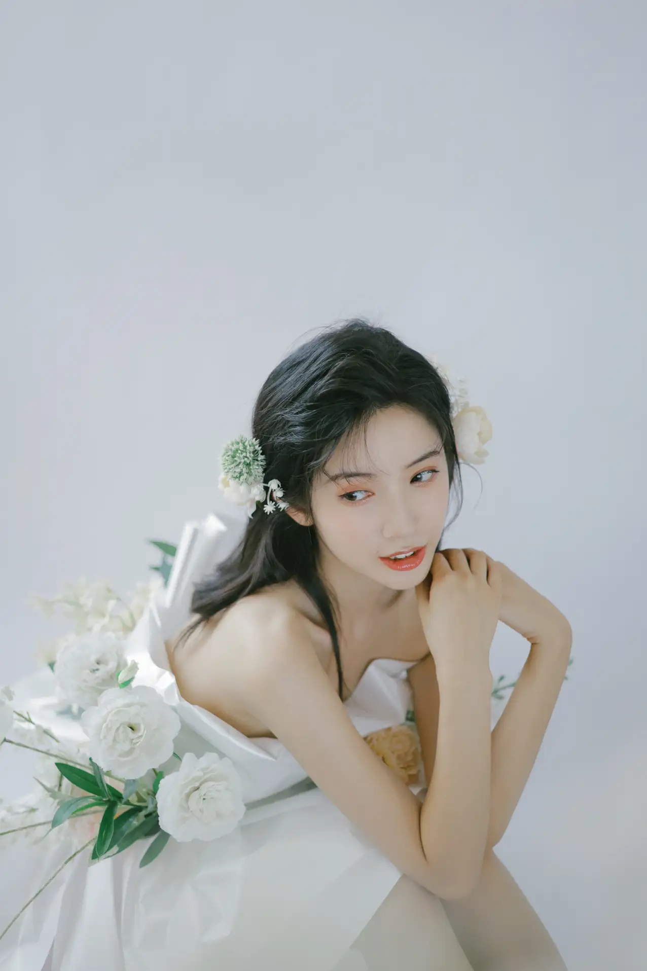 [艺图语] 2022.07.26 Vol.1541 – 花束女孩 一只阿梦崽#[32P]-1