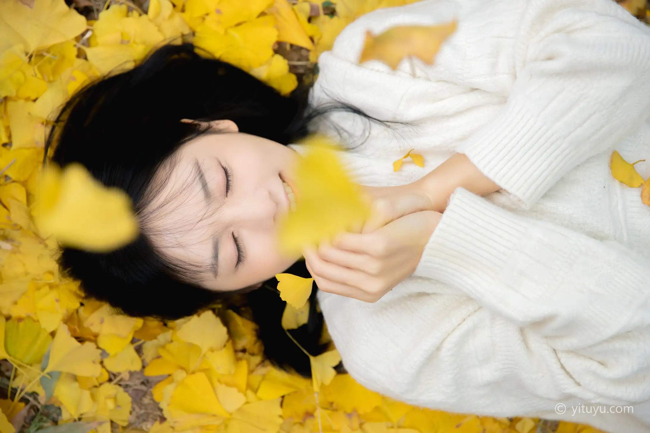 [艺图语] 2021.08.14 Vol.131 – 银杏之恋 雨文#[39P]-8