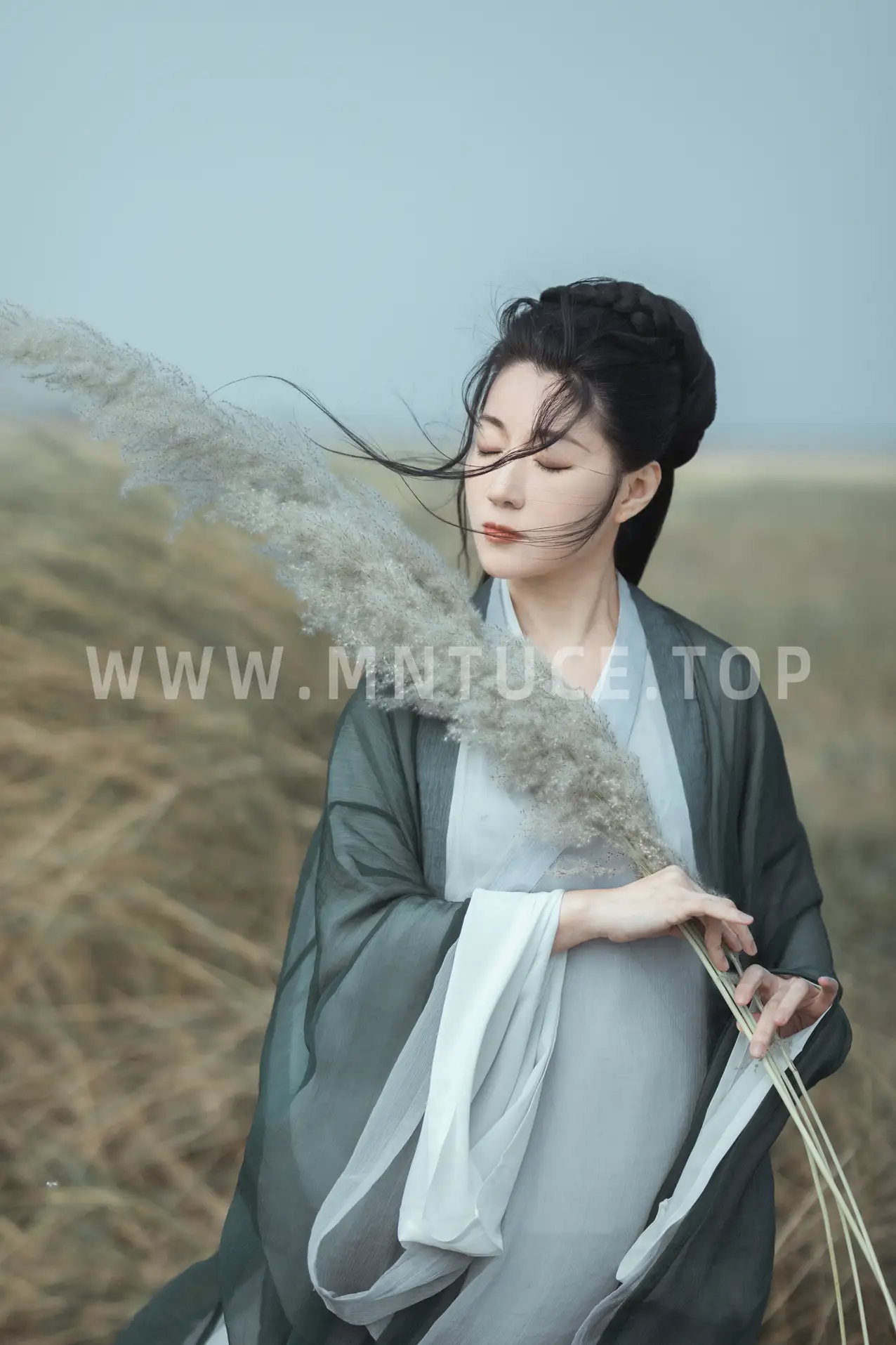 [艺图语] 2021.10.21 Vol.379 – 天涯倦客 何佳#[26P]-9