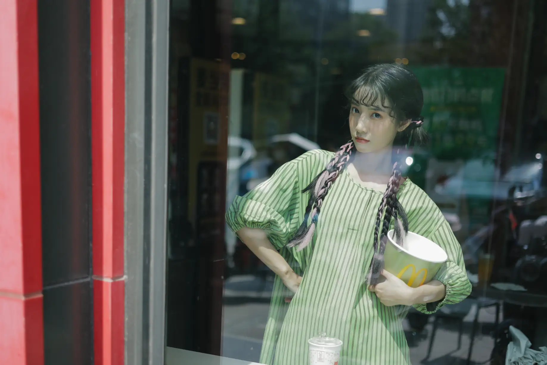 [艺图语] 2022.08.02 Vol.1605 – 夏日女友 一只阿梦崽#[42P]-1