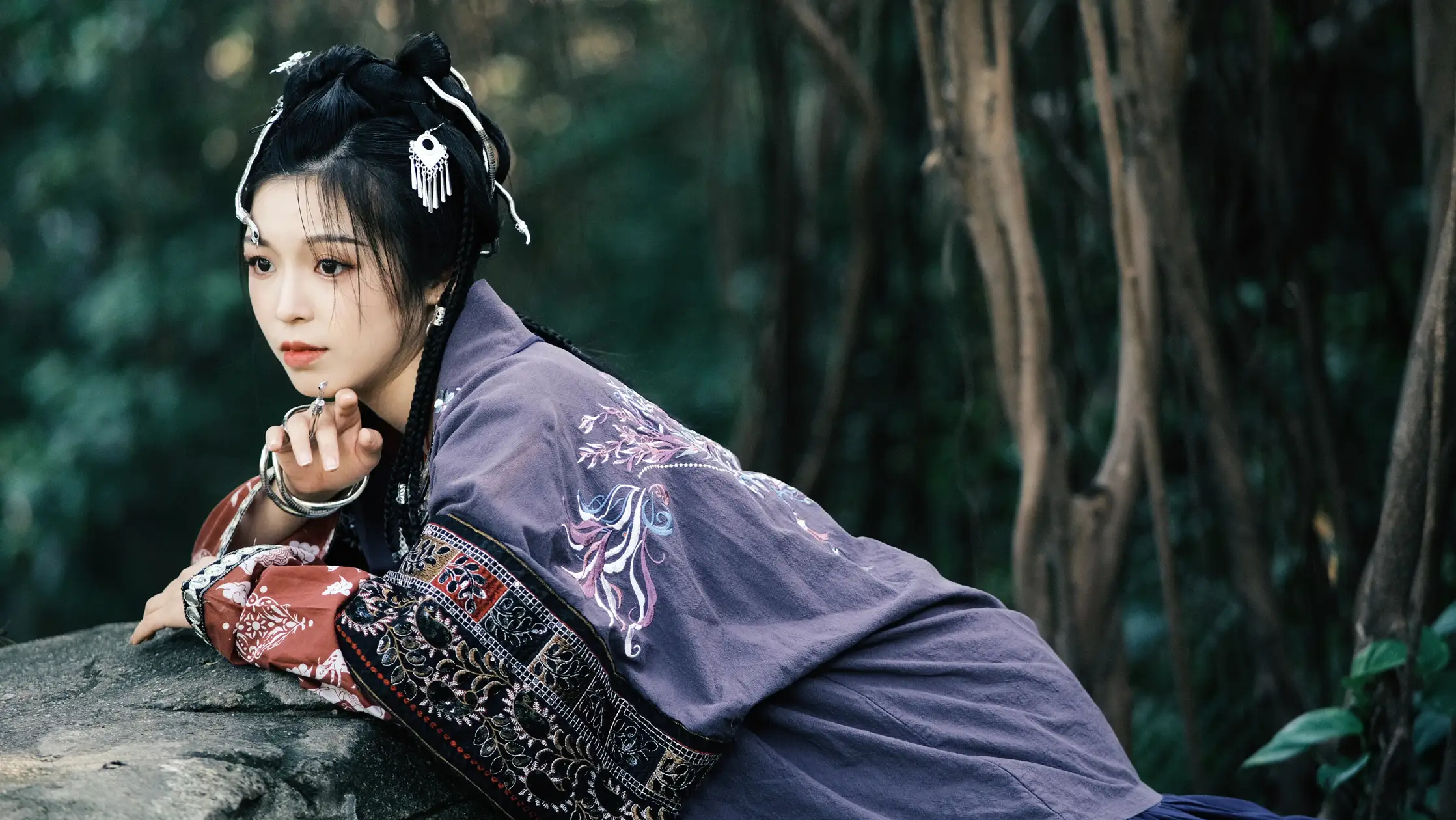 [艺图语] 2022.07.08 Vol.1414 – 苗家姑娘 proyhine#[28P]-3