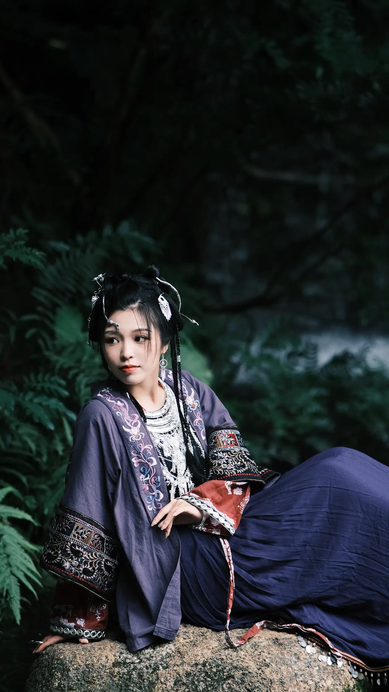 [艺图语] 2022.07.08 Vol.1414 – 苗家姑娘 proyhine#[28P]-9