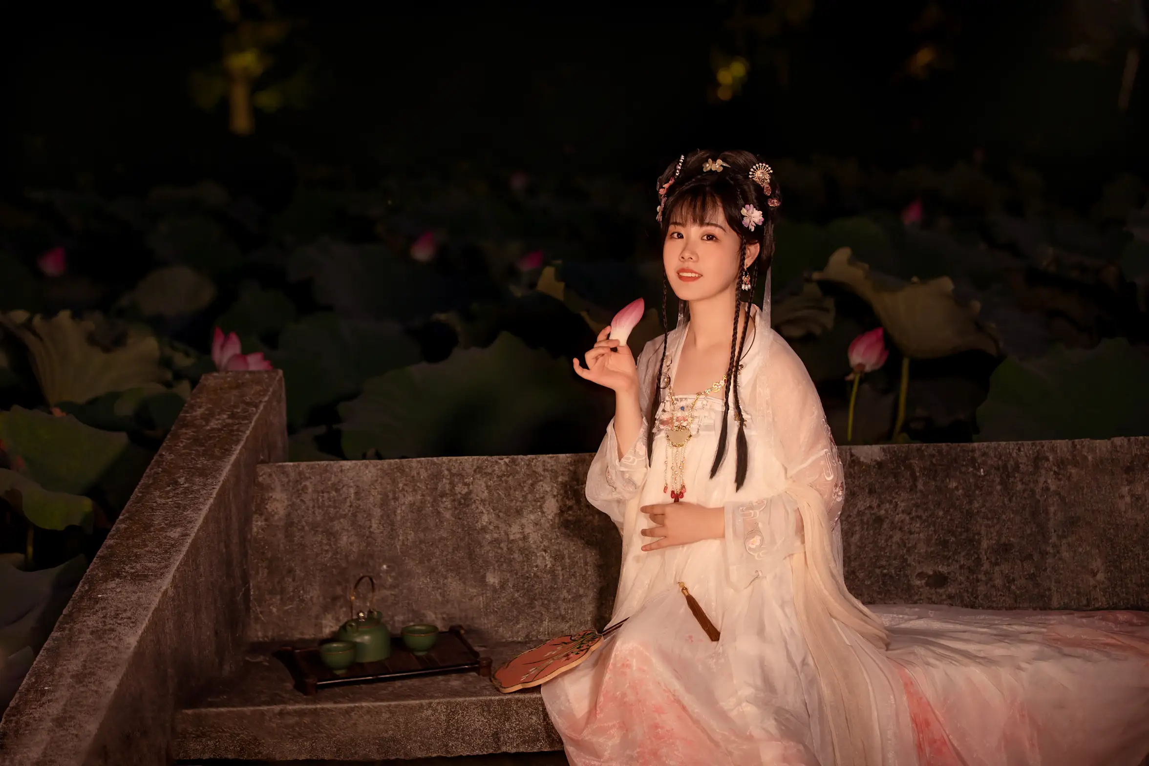 [艺图语] 2021.12.24 Vol.528 – 赏荷 僵僵#[24P]-1