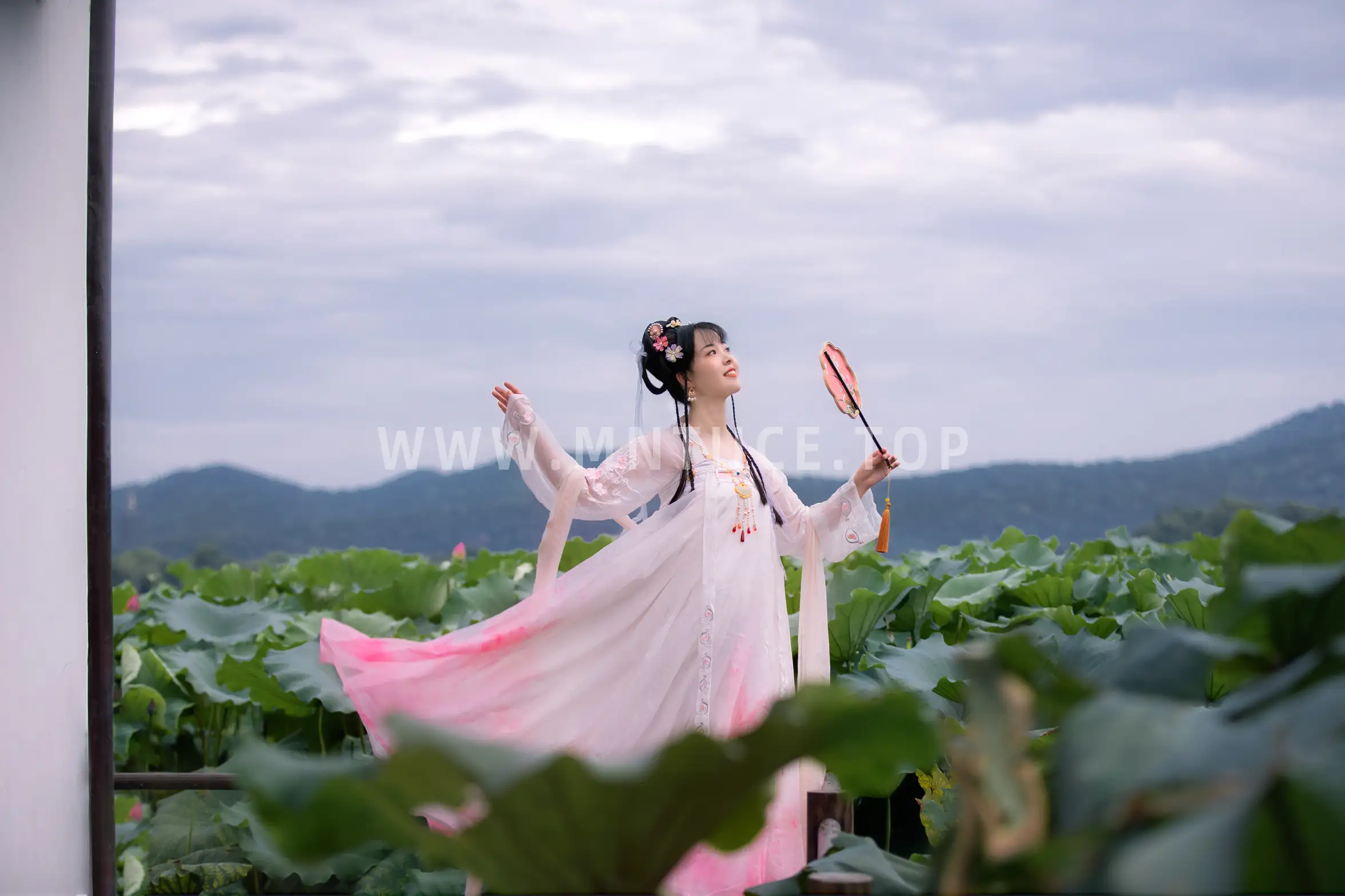 [艺图语] 2021.12.24 Vol.528 – 赏荷 僵僵#[24P]-9