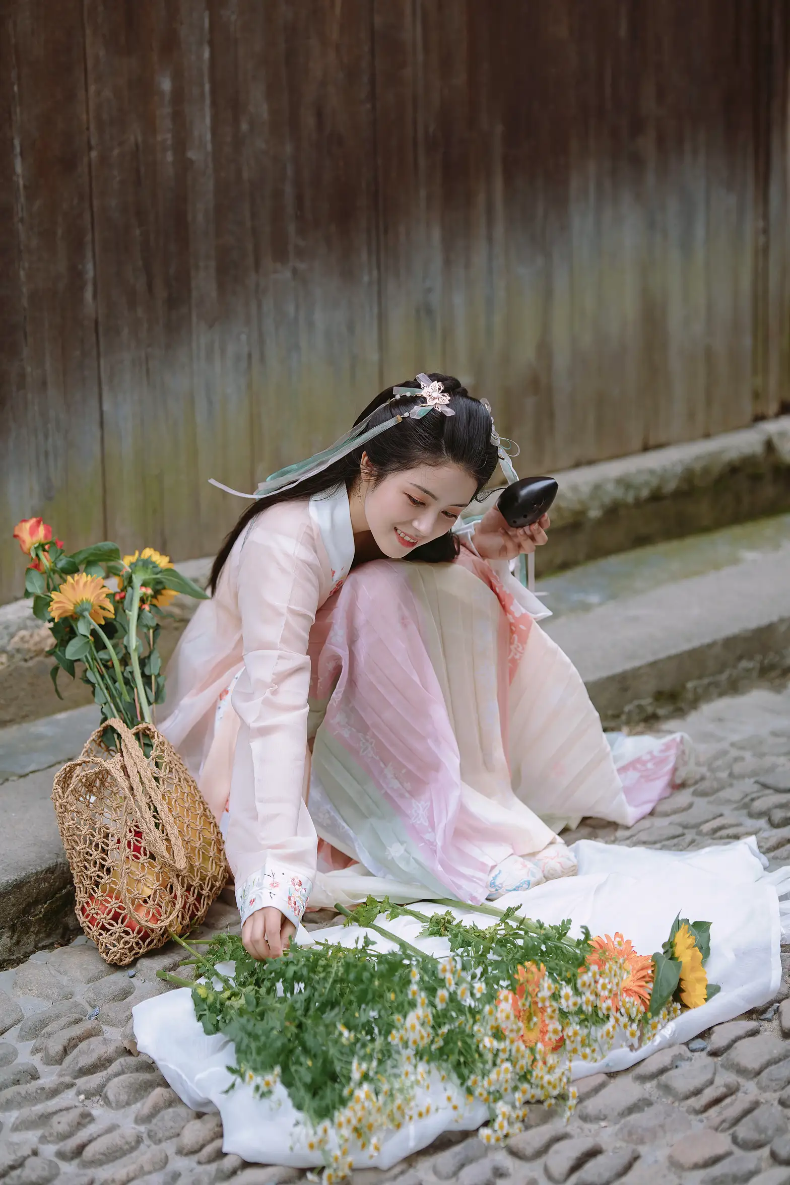 [艺图语] 2022.01.07 Vol.604 – 卖花姑娘 陶然#[25P]-1