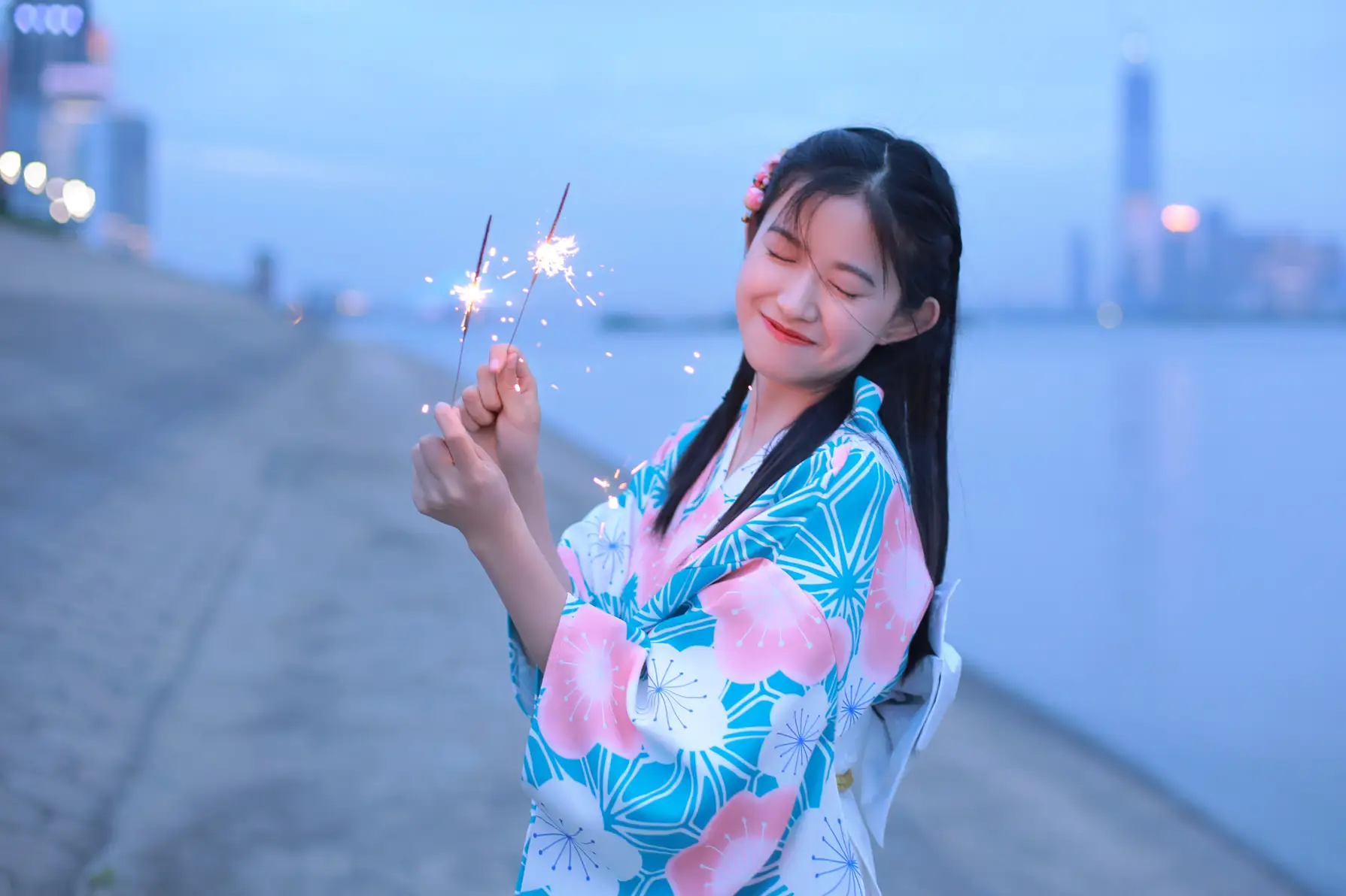 [艺图语] 2022.06.06 Vol.1095 – 花火 小草草呀#[22P]-6
