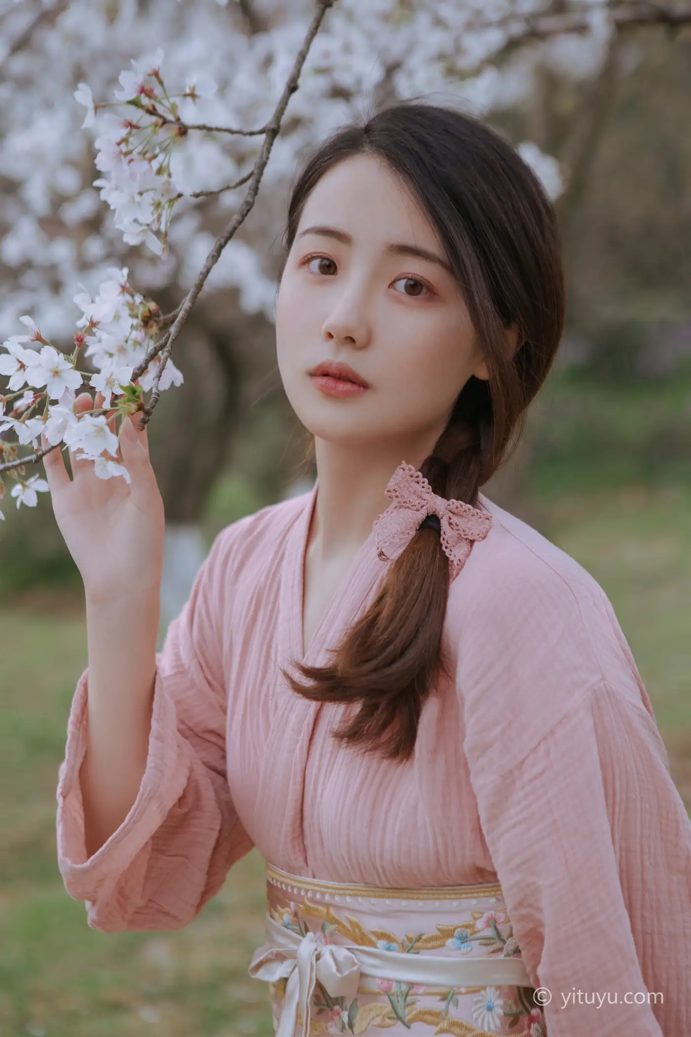 [艺图语] 2021.05.19 Vol.057 – 起风渐暖，樱花将灿 一只小四月#[24P]-4