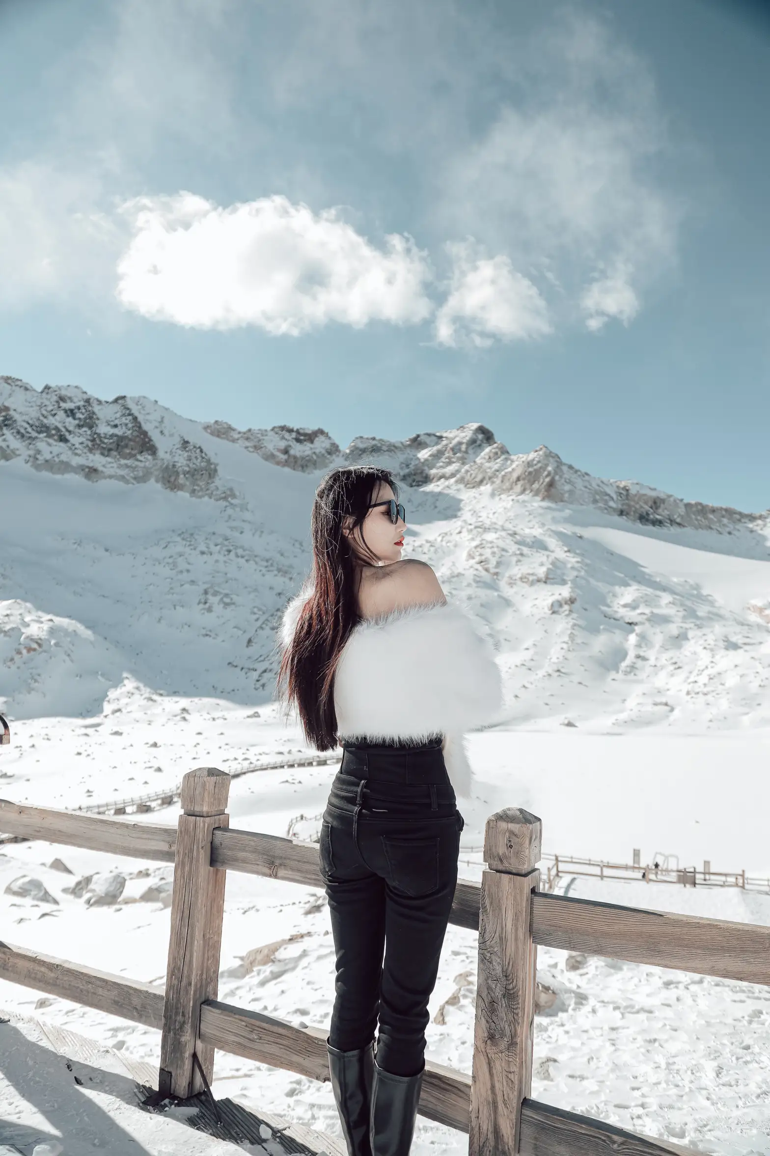 [艺图语] 2022.06.21 Vol.1243 – 冰雪之巅 婷婷#[34P]-10