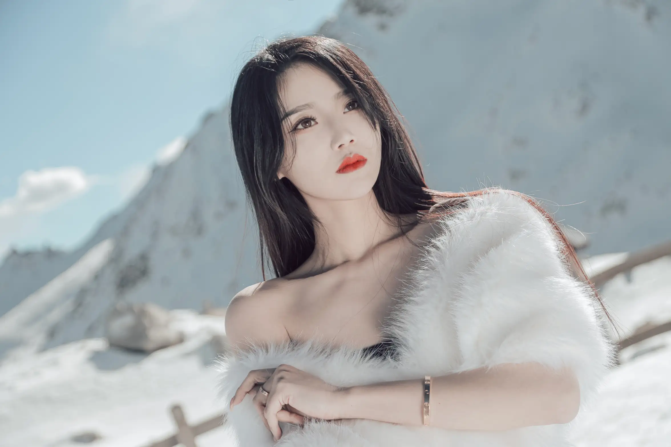 [艺图语] 2022.06.21 Vol.1243 – 冰雪之巅 婷婷#[34P]-1