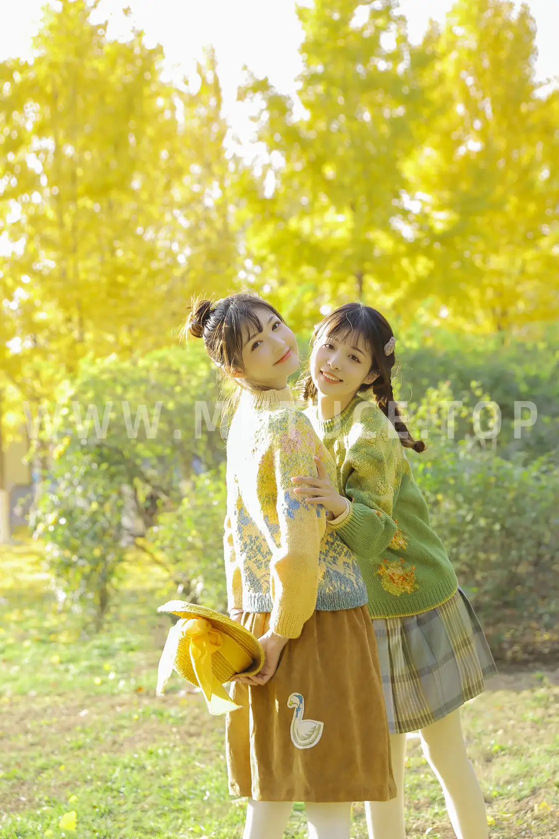[艺图语] 2022.07.31 Vol.1590 – 今日天气宜见面 金迪-Vivian&一栗橘#[22P]-8