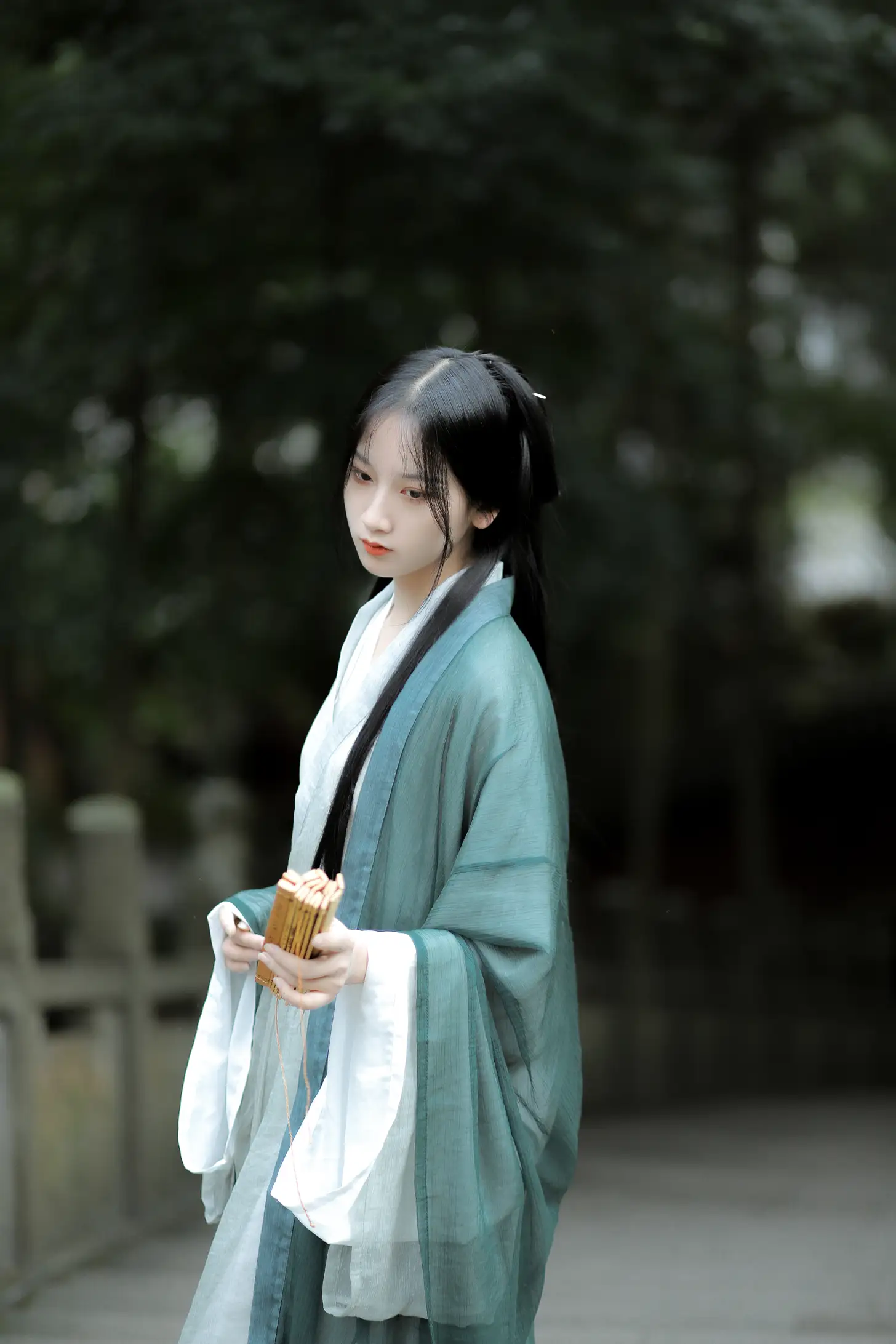 [艺图语] 2022.02.18 Vol.819 – 人间忽晚，山河已秋 半夏夏夏#[22P]-1