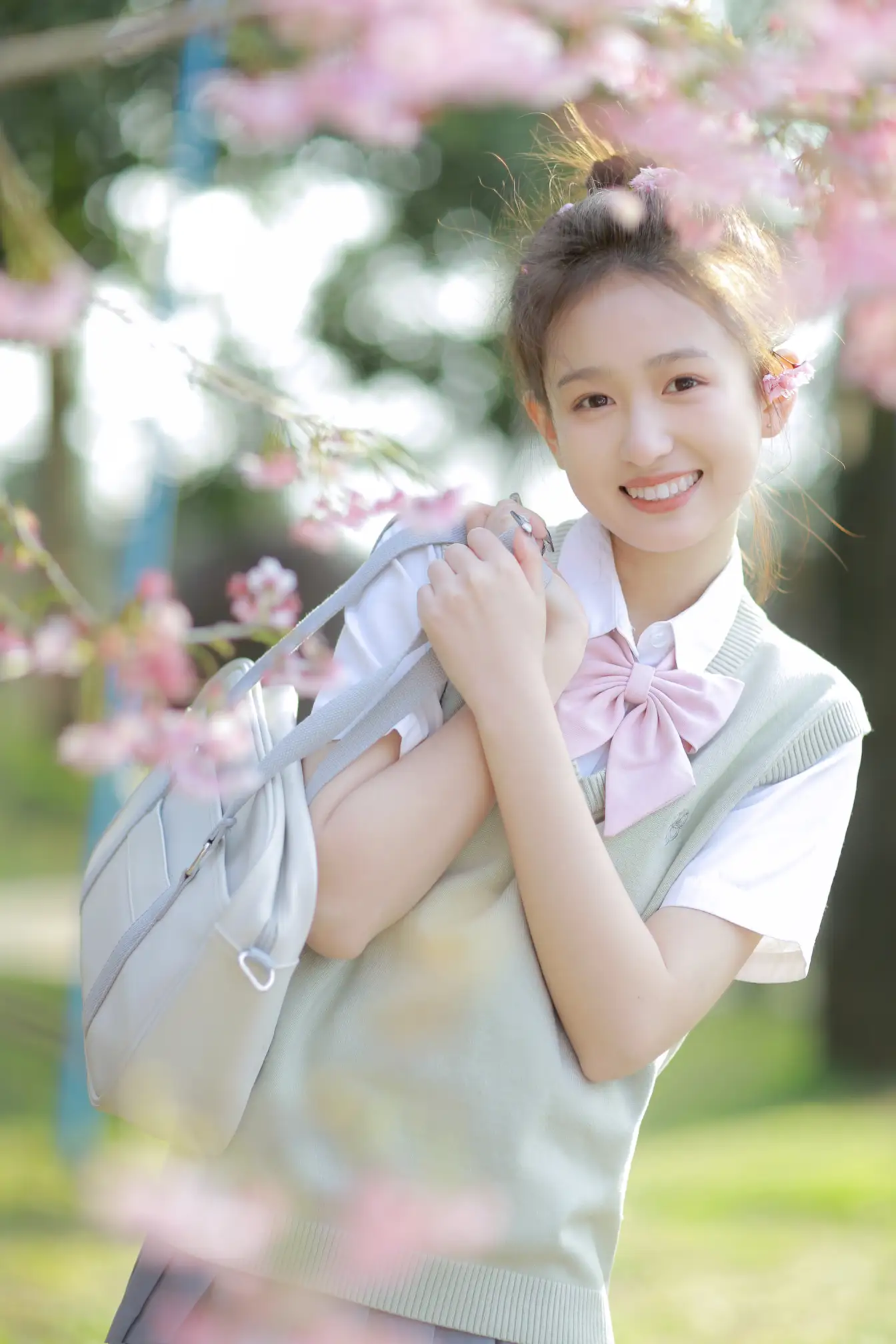 [艺图语] 2022.05.11 Vol.854 – 樱花下的春日心动 瑞秋的快乐人生#[23P]-10