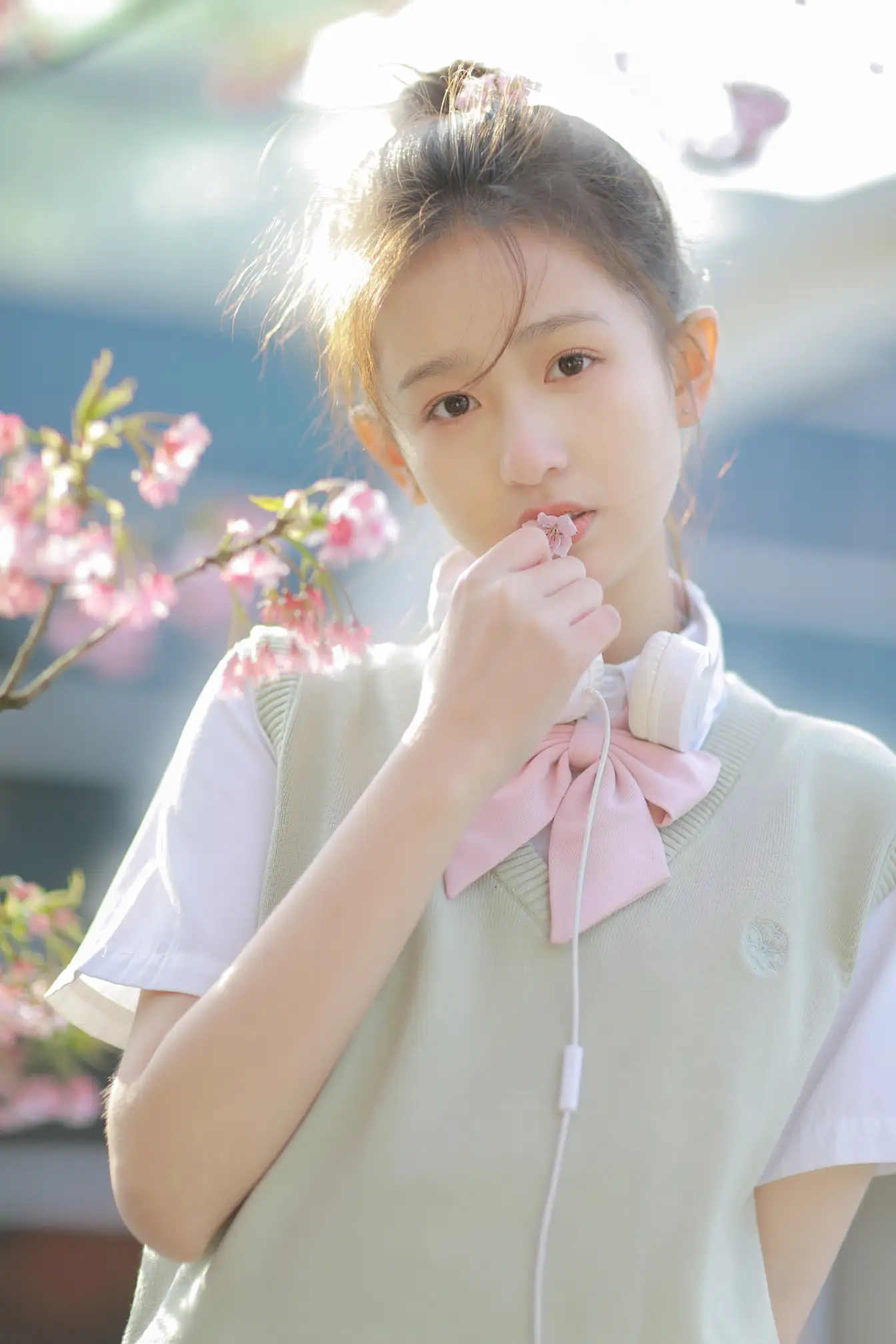 [艺图语] 2022.05.11 Vol.854 – 樱花下的春日心动 瑞秋的快乐人生#[23P]-4